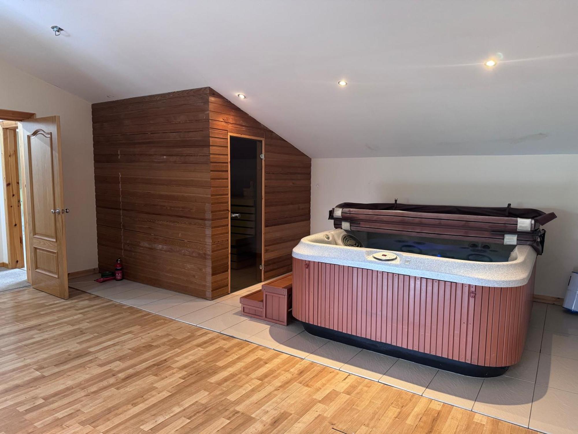 Langside Apartments Newhouse Bagian luar foto
